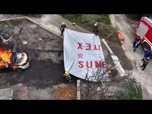 Gray EV Car Fire Blanket with 550℃/1000℃ Thermal Resistance for Oxygen Deprivation Fire Safety