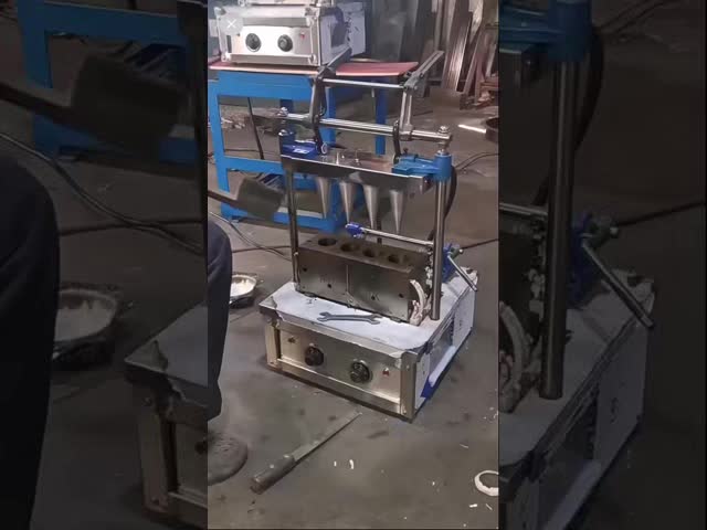 Floorstanding 4/6 Burner Commercial Stove Cooker Range For Restaurant OEM