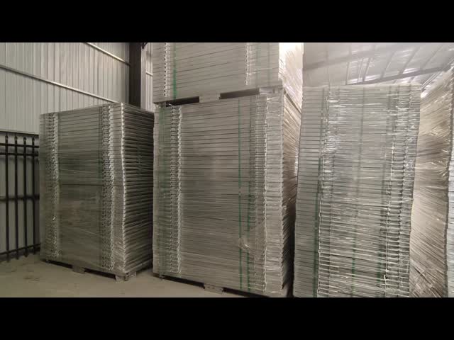 40 X 40mmx 1.6mm / 2mm Portable Farm And Fleet Cattle Panels Package Plastic Film Farm Fencing Panels