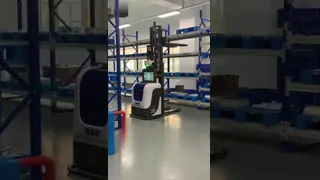 Intelligent Unmanned Forklift with 4m Maximum Lifting Height 1-3 Tons Load Capacity and 1.2m/s Operating Speed for Heavy Duty Logistics video