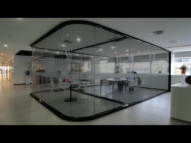 SMD LED Screen - Indoor/Outdoor High-Brightness Display for Storefront, Conferences & Advertising