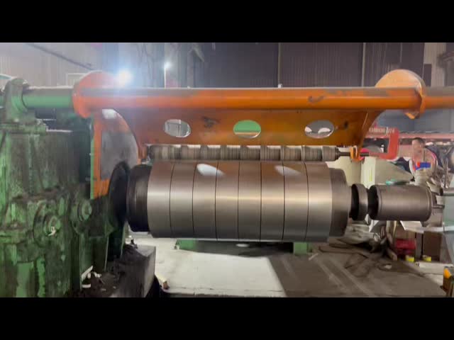 Aluminum-Zinc Coated Coil Slitting:  Ｖarious Spangles & RAL Colors, Seaworthy Packaging.