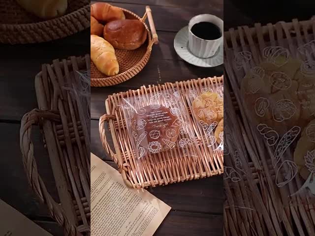 Disposable bread self-sealing bags, transparent food-grade plastic self-adhesive bread and biscuit baking packaging food bags.
