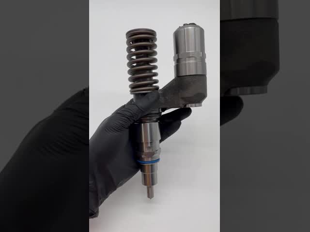 Precision Remanufactured Fuel Injector 0414701041 for R620 Engine with 1600-2200 Bar Injection Pressure