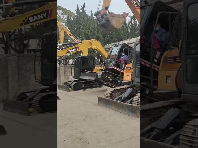 Sany Mid Range Excavator , Very Clean And In Good Condition Available To Do The Work