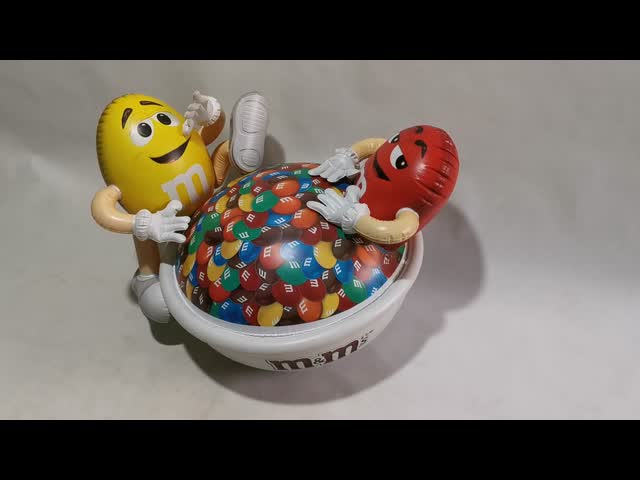 Inflatable Advertising Decoration - Giant Candy Bowl & Character Display for Store Promotion