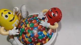 Inflatable Advertising Decoration - Giant Candy Bowl & Character Display for Store Promotion