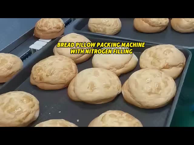 2.5KW Packer Flow Pillow Packaging Machine For Baked Donuts With Nitrogen Filling