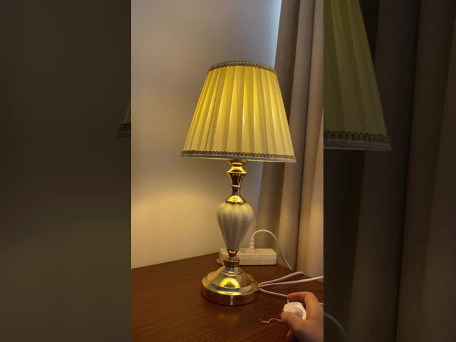 Retro LED Table Lamp Creative Dimmable Hotel/Study/Bedside Lamp Luxury Hotel Decorative Table Lamp