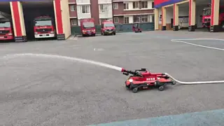 Emergency robots perform monitoring and early warning, search and rescue, communication and command,