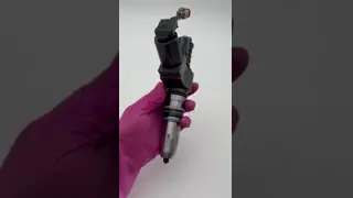 Cummiins Fuel Injector 3411764 for Celect N14 Engine with 6 Month Warranty and Consistent Fuel Delivery