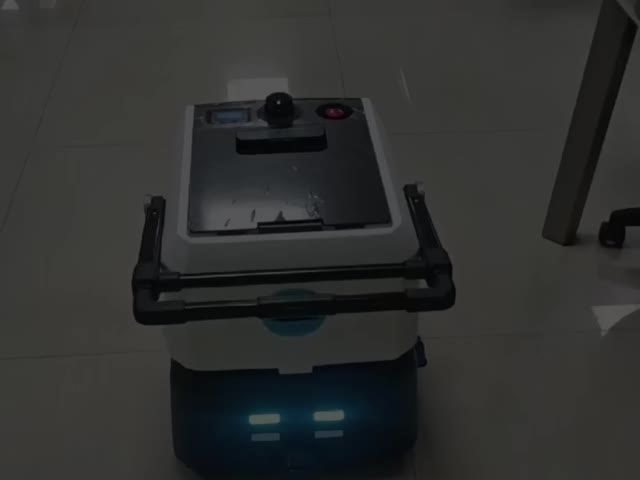 Smart commercial robot vacuum and mop combo with large capacity for extended runtime