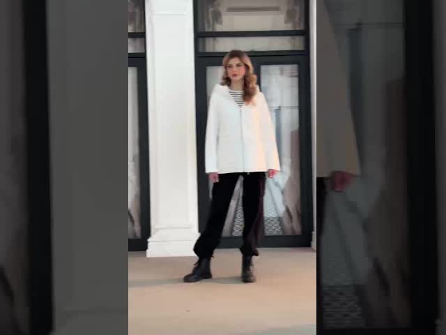 Woman Spring Autumn Coat with Polyester Lining Side Pockets and Adjustable Drawstrings for Casual Outerwear