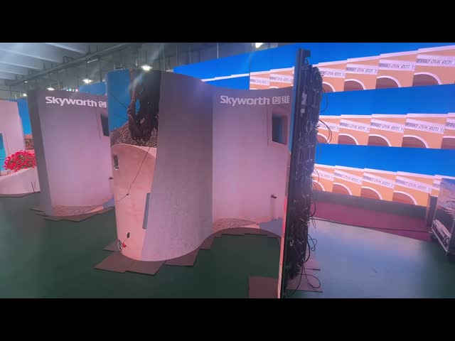 7000 Nits Outdoor LED Advertising Screen 960x960mm cabinet 23KG