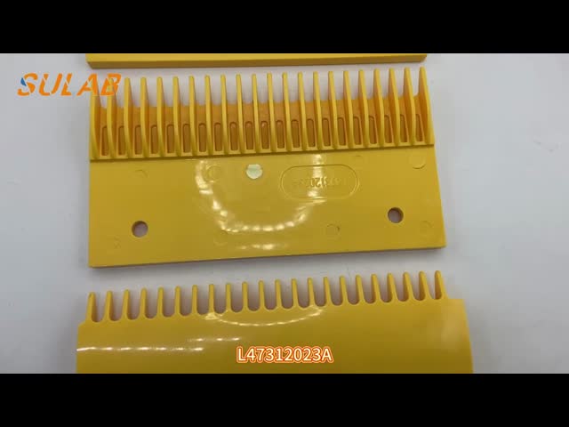 Yellow Plastic Escalator Comb Plate with 22 Teeth and Safety Trigger for Moving Walkway Spare Parts