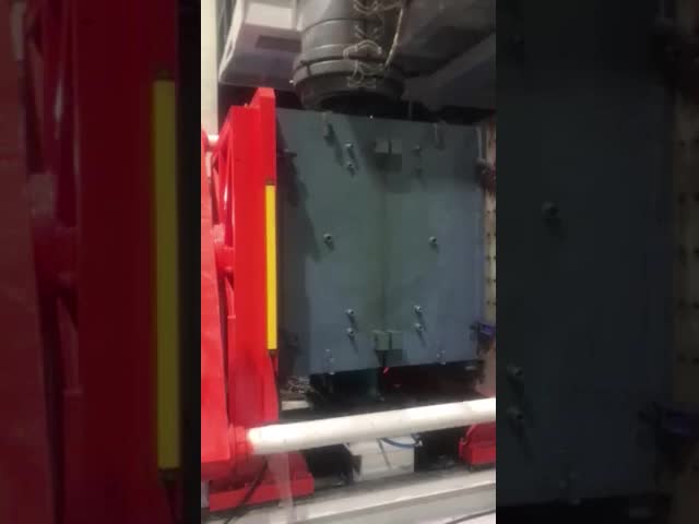 3Layers Extrusion Blow Molding Machine 2Layers Big Tank 3000L  Bottle Blower Machine