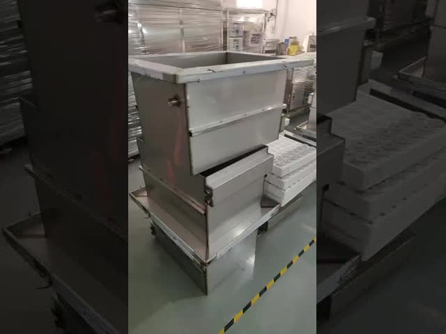 Casters 560L 40KHz Industrial Ultrasonic Cleaning Equipment Stainless Steel Single Tank