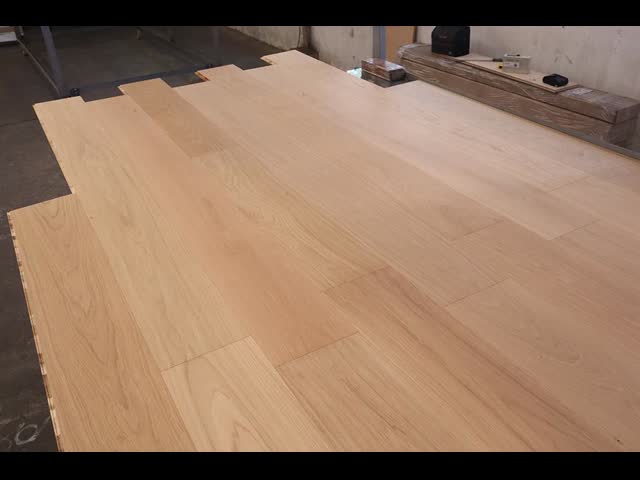 European Oak Engineered Wood Flooring 1900x190mm 14/3MM AB Grade with Medium Brushed UV Lacquer Surface