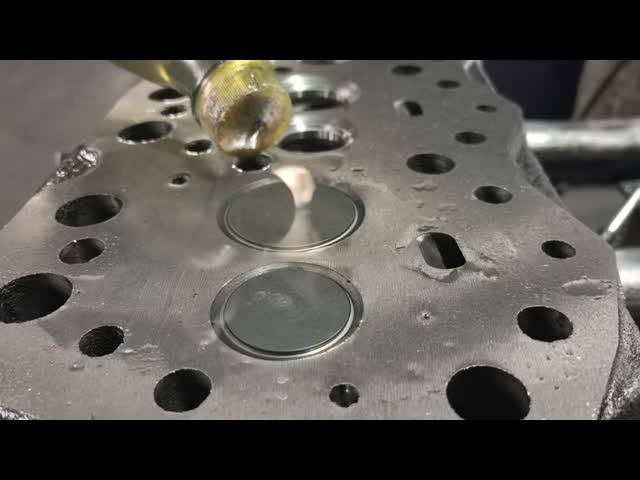 Engine Cylinder Head For MITSUBISHI  4DR7 ME997271  ;  MITSUBISHI  Canter   Guts  4DR7   4DR5	2.5L    ME997271