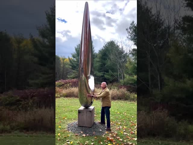 Déjà Vu: Monumental Kinetic Stainless Steel Sculpture