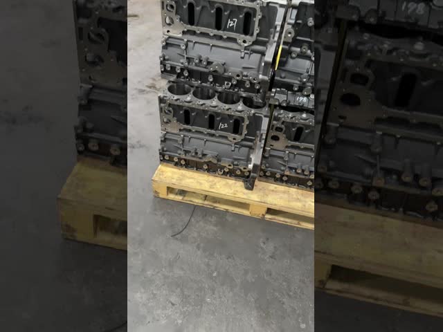 ISUZU 4HK1 Engine Cylinder Block , HITACHI Excavator 4 cylinder engine block 8-98204528-0