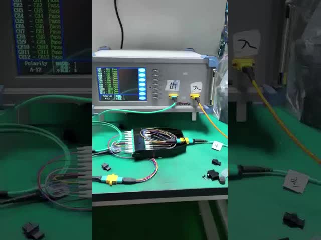 YINGDA Plastic 24fibers MPO To LC Breakout Cassettes Box With Elite Insertion Loss For Data Center
