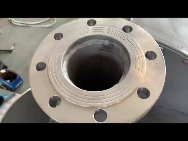 Low-Cake-Moisture Pusher Centrifuge for Soda Ash Dewatering