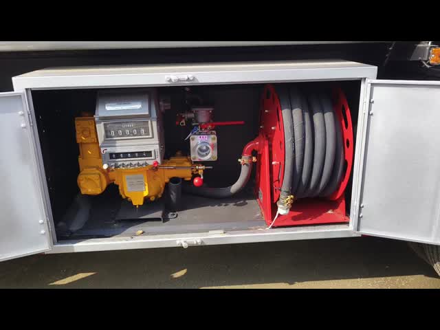 HOWO 10,000L Mobile Refueling Truck Aluminum Alloy Fuel Tanker Truck With Flow Meter