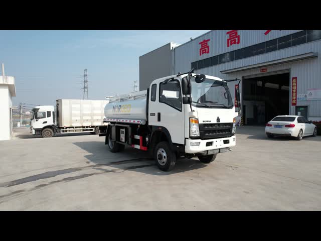 SINOTRUK HOWO 4x4 All-Wheel Drive Mobile Refueling Truck with 5,000L Carbon Steel Tank