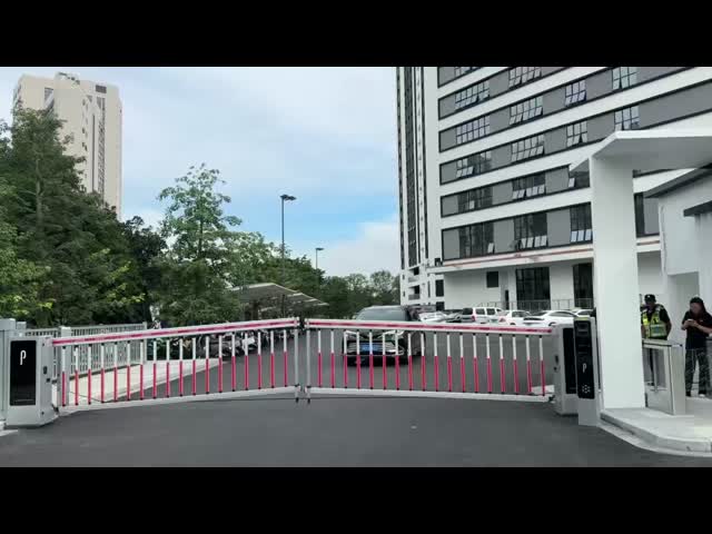 Customizable 5 Meter Arm 200W DC Motor RS485 Automatic Barrier Gate for Vehicle Access Control