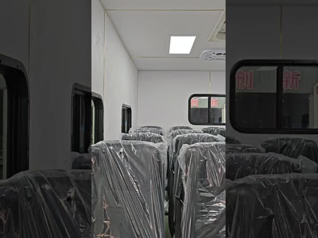 Dongfeng 4x4 Off-Road Personnel Carrier Truck 26 seats