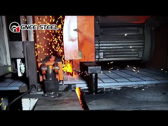Hot-Dip Galvanized Heavy Duty Steel Grating with Serrated Surface for Industrial Platforms