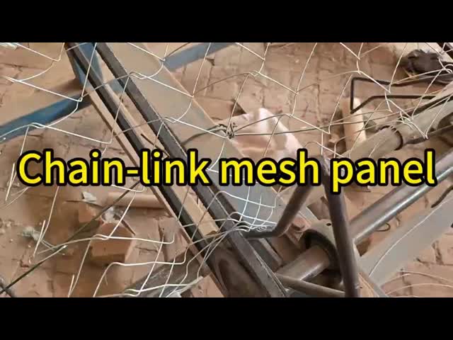 Mesh 120*120mm Commercial Chain Link Fence Silver Metal Panels Round Post