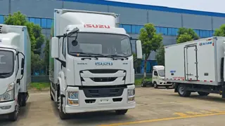 I-SUZU 10Ton Refrigerated Truck with 2000KG Hydraulic Tailgate