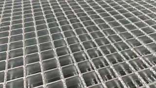 Welded Plain Type Serrated Bar Hot DIP Galvanizing Steel Structure Grating for Stair Tread