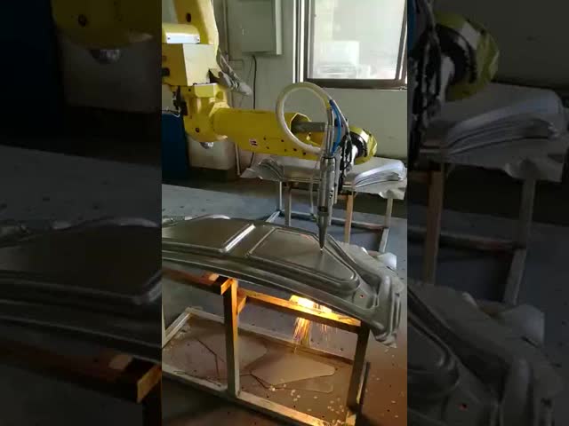 CNC Robotic Laser Cutting Machine for Automotive Roof Panels – High-Speed Trimming & Hole Piercing S