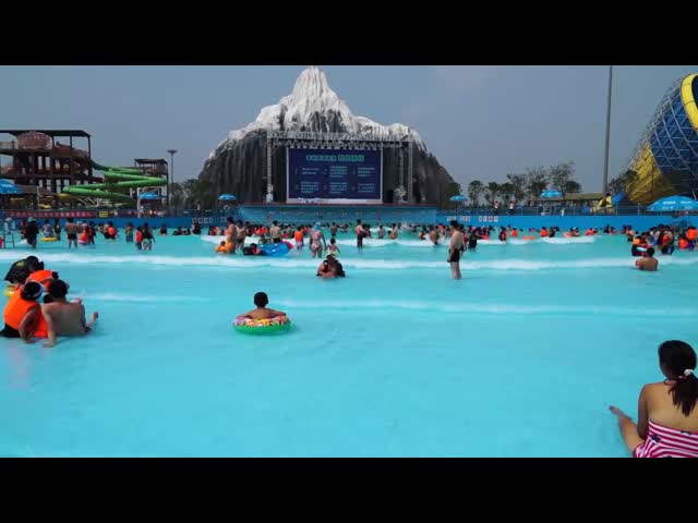 Pneumatic Wave Pool High Profit Water Park Attraction