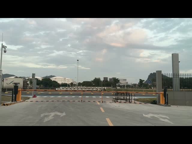 12M Boom Length Double Straight Arm Automatic Barrier Gate with Remote Control for Highway Toll Gate System