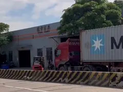 Καρέκλες με ασημένιο ατσάλινη βάση